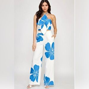 Elegant Blue and White Floral Set